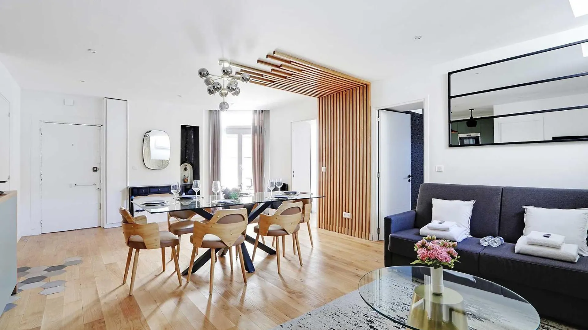 Lovely Montorgeuil 6p Апартаменты Париж